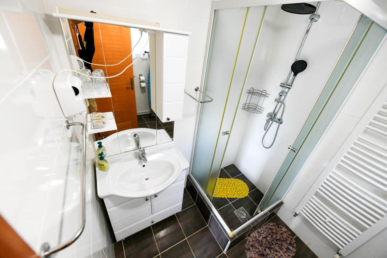 Apartman Leona Rakovica Εξωτερικό φωτογραφία
